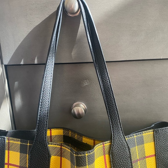 Steve Madden Tote - Cher Clueless Vibes Yellow Plaid Crossbody with Makeup bag! - Picture 3 of 9